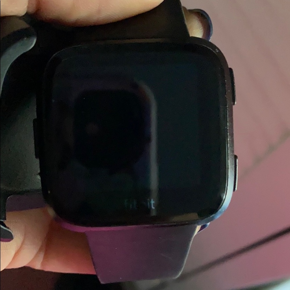 Fitbit Versa - image 3
